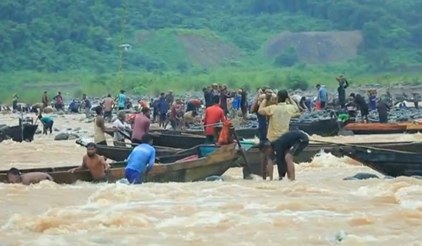 পাথরচোর ঠেকানো যাচ্ছে না, ভোটচোর ঠেকানো যাবে?