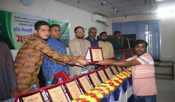 সরকারি আজিজুল হক কলেজে ছাত্রশিবিরের কৃতি শিক্ষার্থী সংবর্ধনা প্রদান