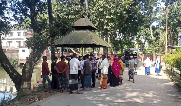 মাদারীপুরে ঘরের চালায় ঢিল ছুঁড়ে অভিনব কায়দায় প্রবাসীর স্ত্রীকে হত্যা