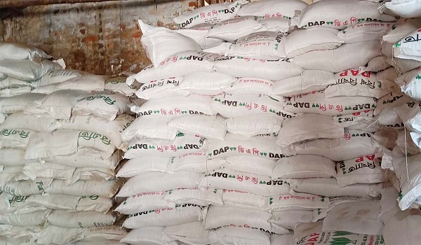 নিষিদ্ধ আওয়ামী লীগ নিয়ন্ত্রিত ডিলার সিন্ডিকেটে জিম্মি কৃষক