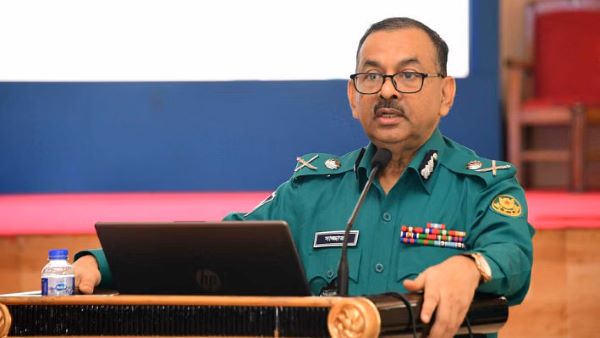 সবার সম্মিলিত প্রচেষ্টায় দুর্গাপূজা নির্বিঘ্নে অনুষ্ঠিত হবে: ডিএমপি কমিশনার