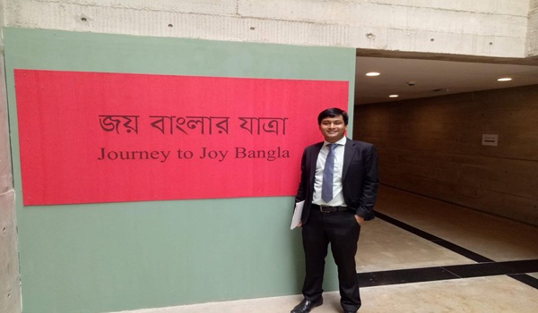 মির্জা ফখরুলকে টেনে নেওয়া সেই কর্মকর্তা ‘ছাত্রলীগের সাবেক কেন্দ্রীয় নেতা’