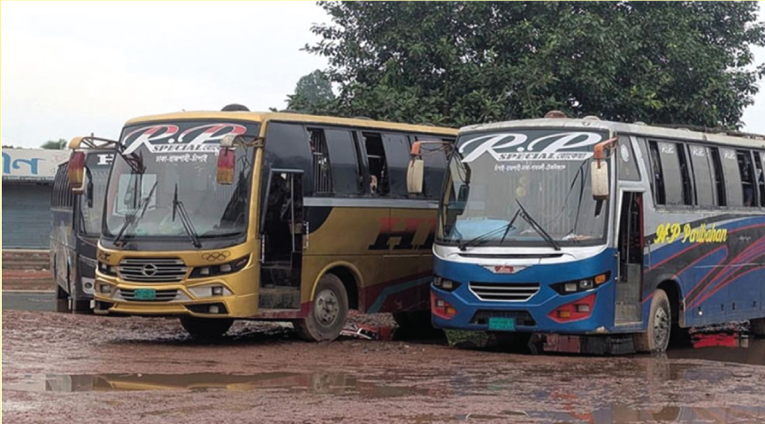 দ্বিতীয় দিনের মতো বন্ধ ৩ জেলার দূরপাল্লার বাস চলাচল