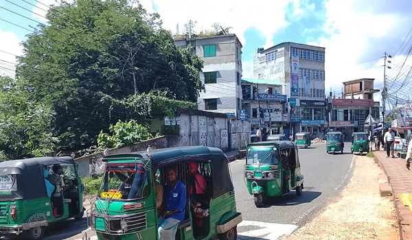 রাঙ্গামাটিতে চলছে গাড়ি,অবরোধের প্রভাব নেই