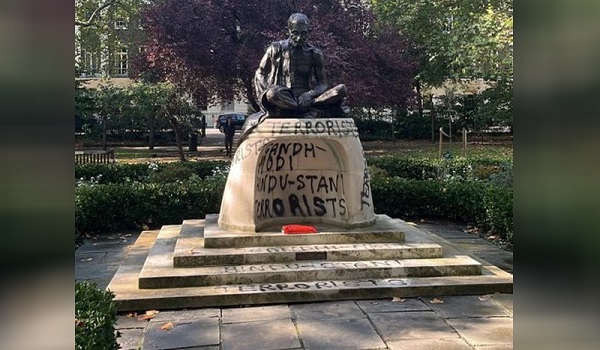 লন্ডনে মহাত্মা গান্ধীর ভাস্কর্য ভাঙচুর, ভারত ক্ষোভে ফুঁসছে