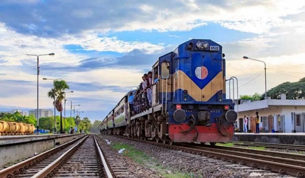 চুয়াডাঙ্গায় ট্রেনের ধাক্কায় প্রাণ গেল যুবকের