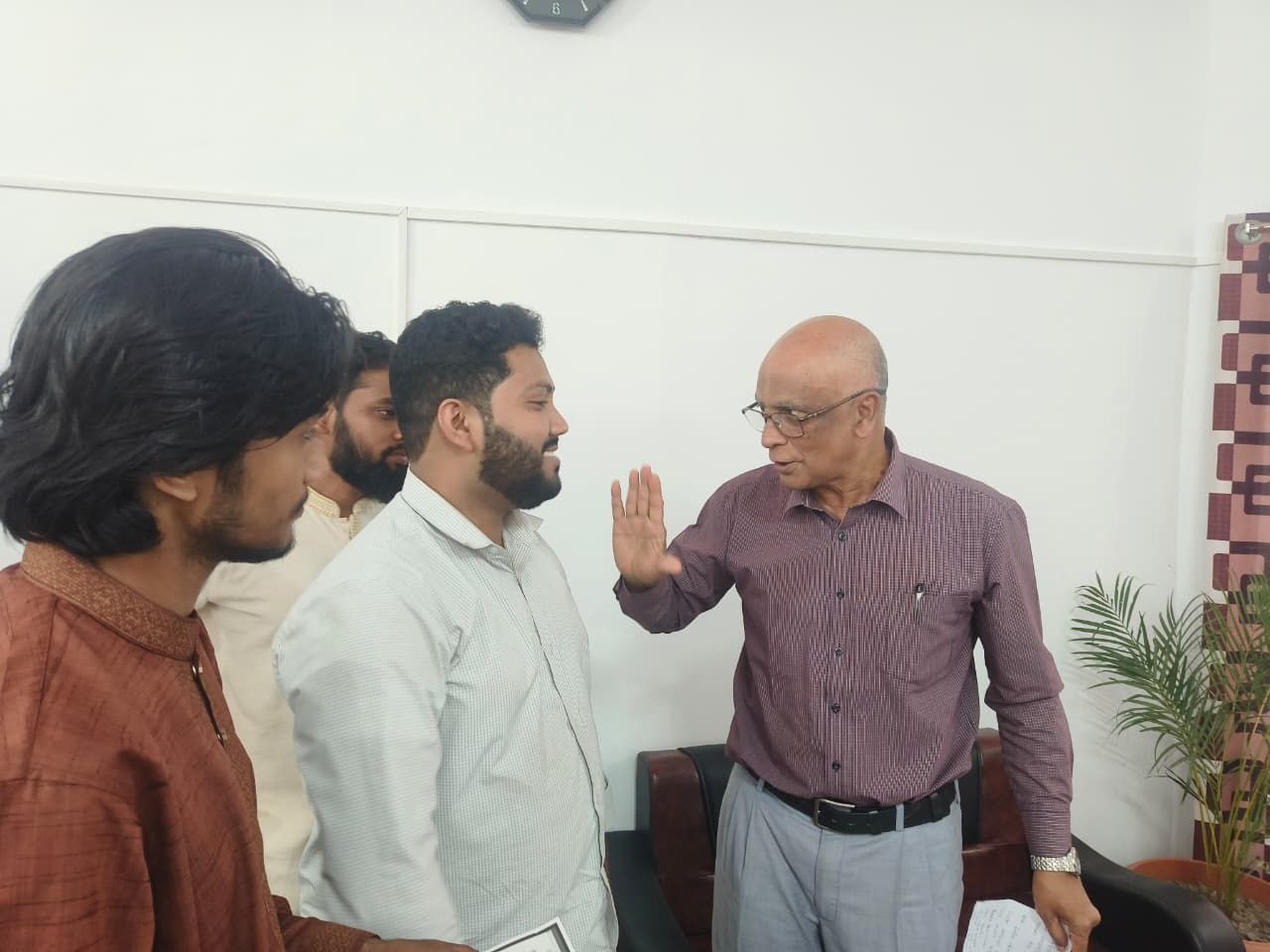 ছাত্রদলের তিন প্রার্থীর বিরুদ্ধে শিবিরের আচরণবিধি লঙ্ঘনের অভিযোগ 