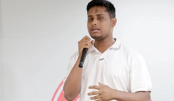 শিক্ষকদের ফোন হাসনাত আবদুল্লাহর, এখনই লং মার্চ না করার আহ্বান