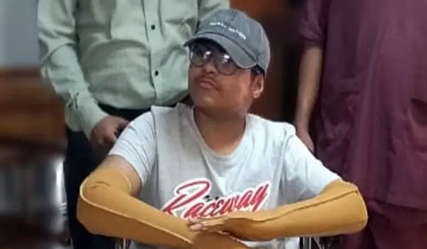 দগ্ধ শিক্ষার্থী নাভিদ ৯৯ দিন পর হাসপাতাল থেকে ছাড়পত্র পেলেন