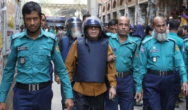 চকলেট খেতে বাধা দেয়ায় ক্ষেপলেন সাবেকমন্ত্রী কামরুল