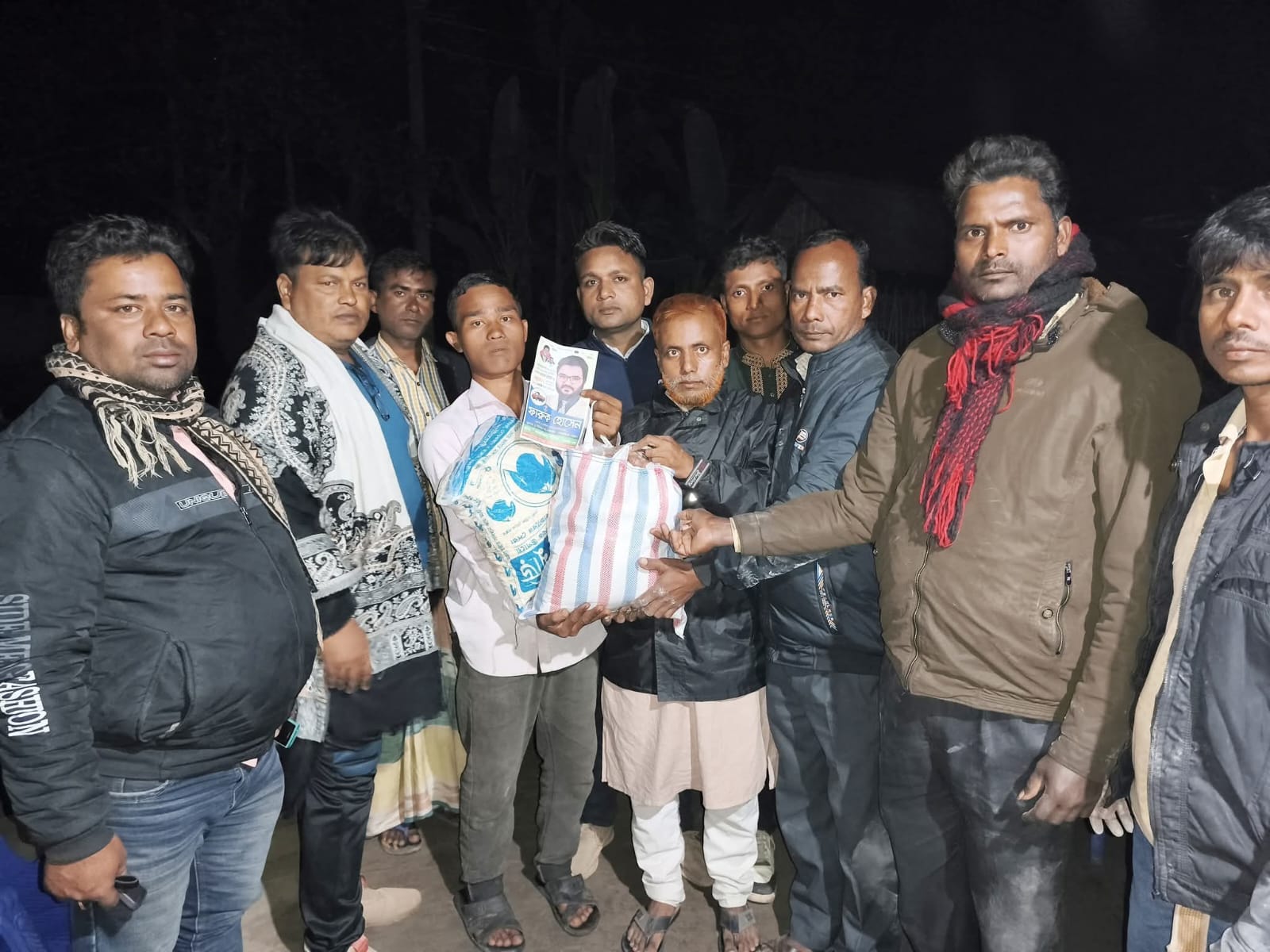 ঠাকুরগাঁওয়ে অগ্নিকাণ্ডে ক্ষতিগ্রস্ত পরিবারগুলোর পাশে গণঅধিকার পরিষদের মুখপাত্র ফারুক হাসান