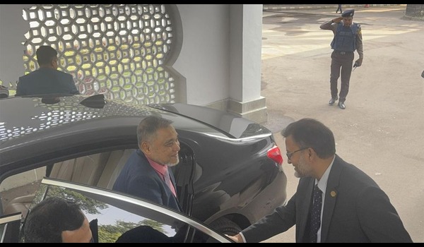 প্রধান বিচারপতির সঙ্গে একান্ত বৈঠকে সিইসি