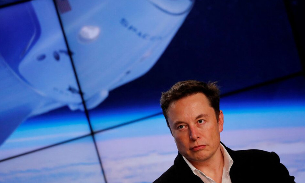 ১০ বছরের মধ্যে চাঁদে শহর বানাতে চান ইলন মাস্ক