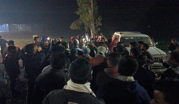 লালমনিরহাটে স্বতন্ত্র প্রার্থীর গাড়িবহরে হামলা