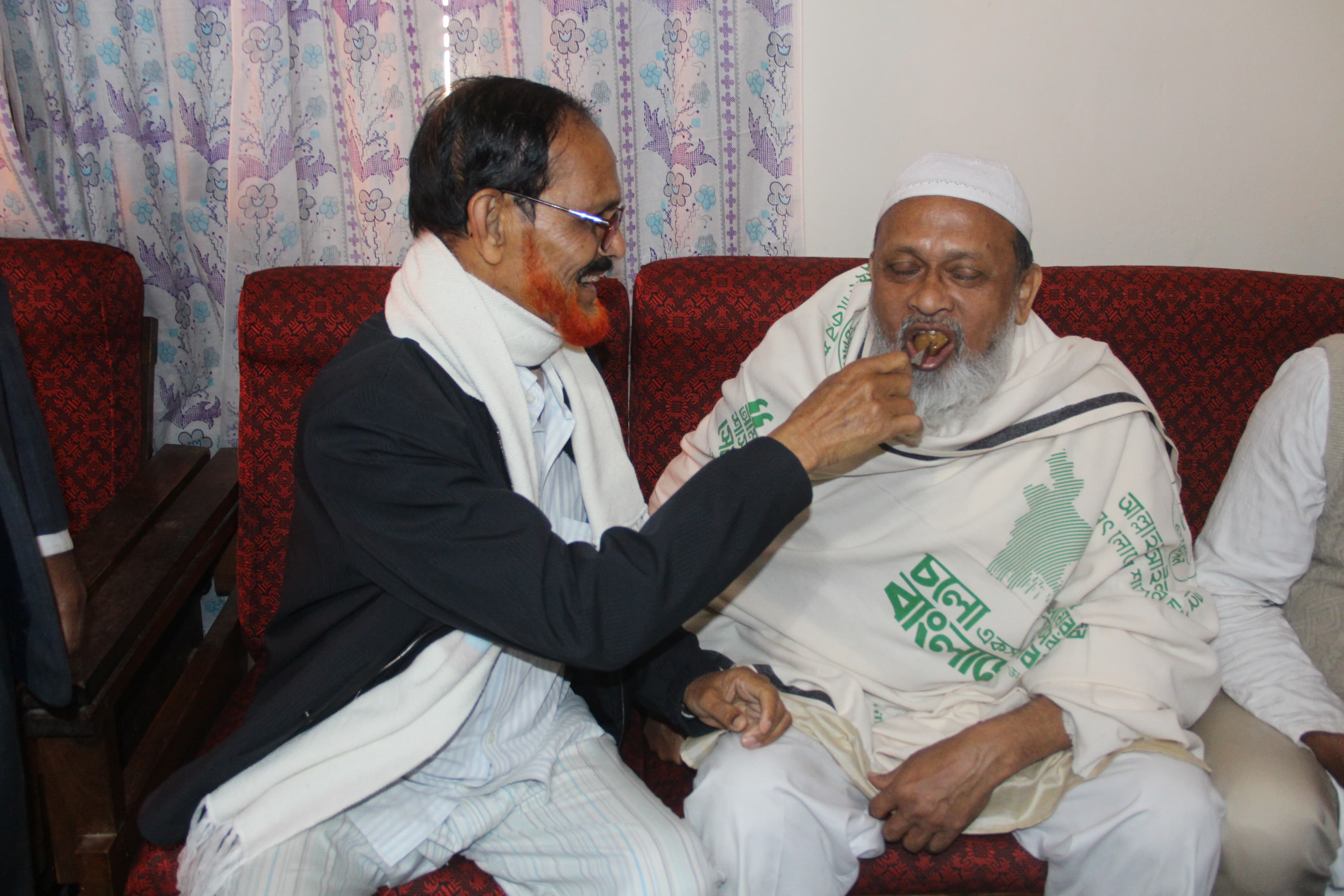 এমপি হয়েই বিএনপির প্রার্থীর সাথে জামায়াতের গোলাম রসুলের সাক্ষাৎ