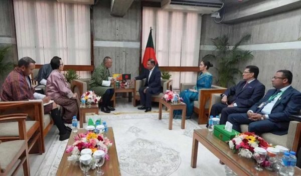 নবনির্বাচিত প্রধানমন্ত্রীর সঙ্গে ভুটানের প্রধানমন্ত্রীর সাক্ষাৎ