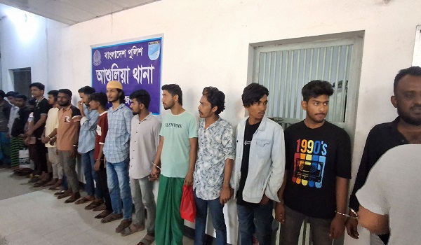 আশুলিয়ায় কিশোর গ্যাং চক্রের ১৪ সদস্য গ্রেপ্তার