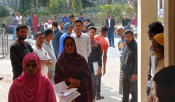 জাতীয় সংগীত শুদ্ধভাবে লিখতে না পারায় বাদ সকল প্রার্থী