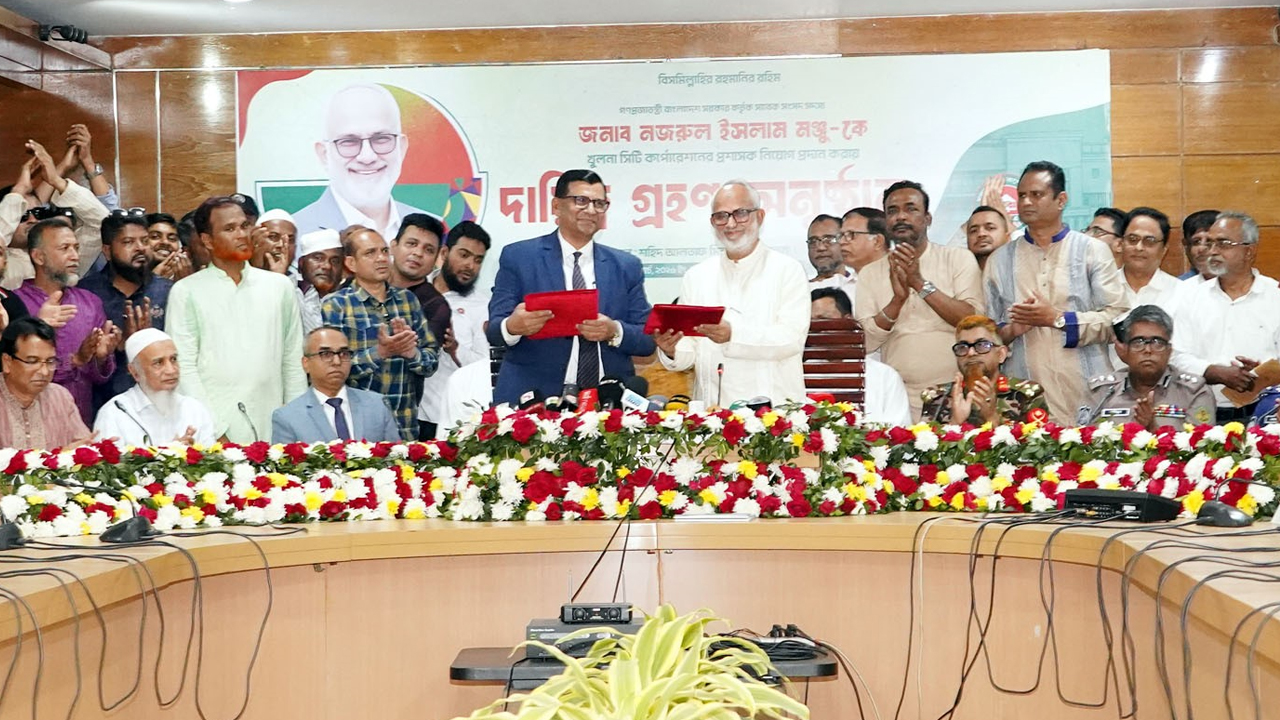 অবৈধ পয়সা আয় করতে চাই না, কর্মকর্তারাও যেন না করে : মঞ্জু