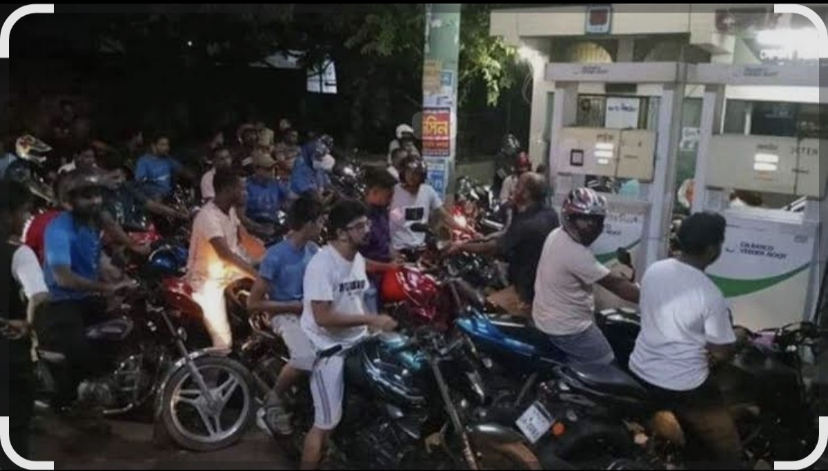 যশোরের শার্শায় পেট্রলের অভাবে চলছে না মোটরসাইকেল