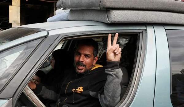 বাড়ি ফেরছেন হাজার হাজার বাস্তুচ্যুত লেবানিজরা