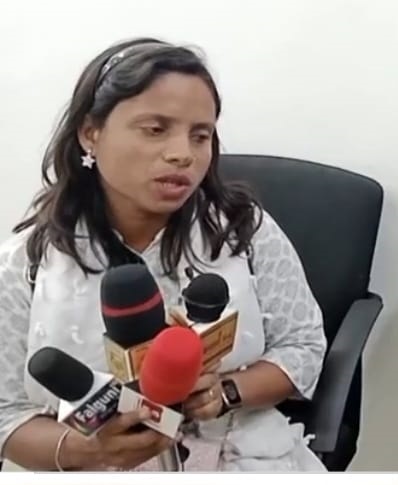 সিলেটে বিএনপি নেত্রী সেজে ২ লক্ষ টাকা চাঁদা দাবী লাকীর