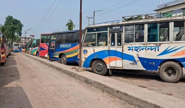 চাঁদাবাজি নিয়ে দুই গ্রুপের দ্বন্দ্ব, বাস চলাচল বন্ধ