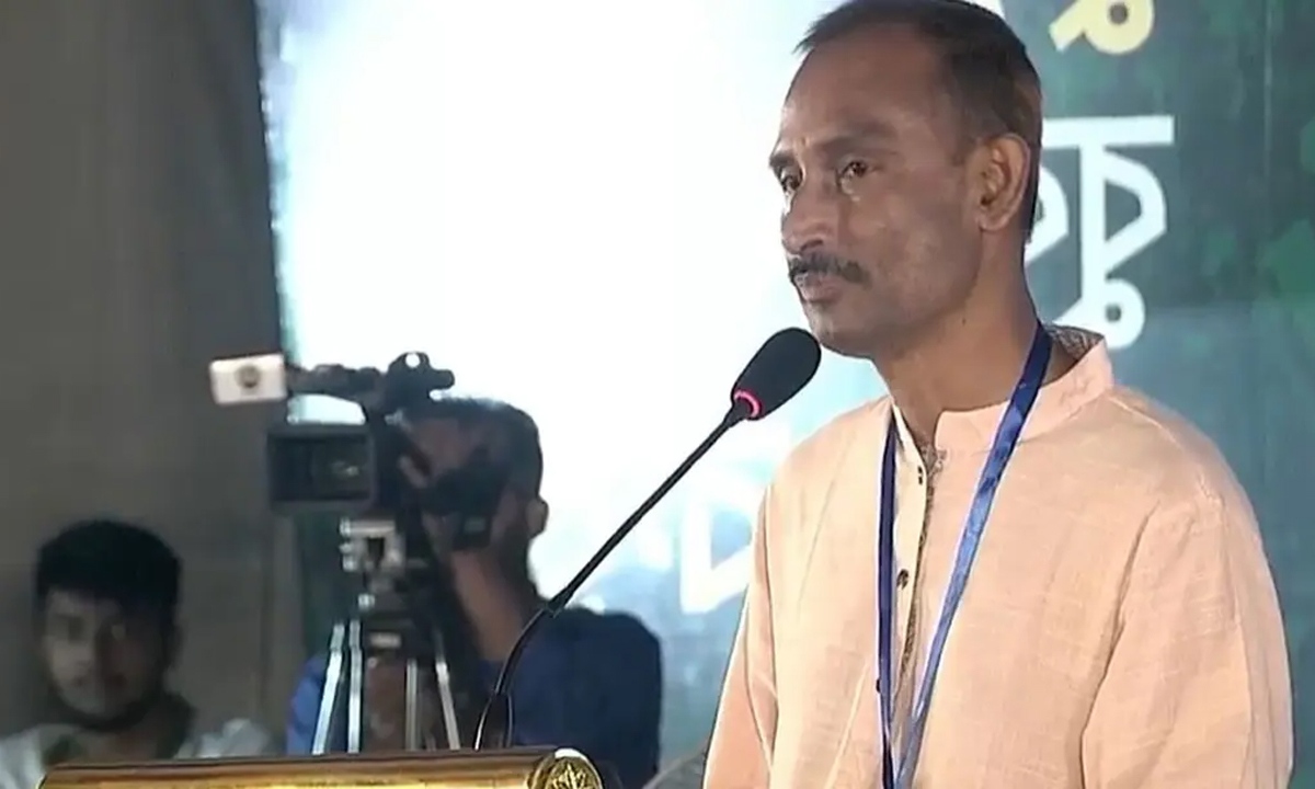 আমরা আজ নব্য স্বৈরাচারের গন্ধ পাচ্ছি