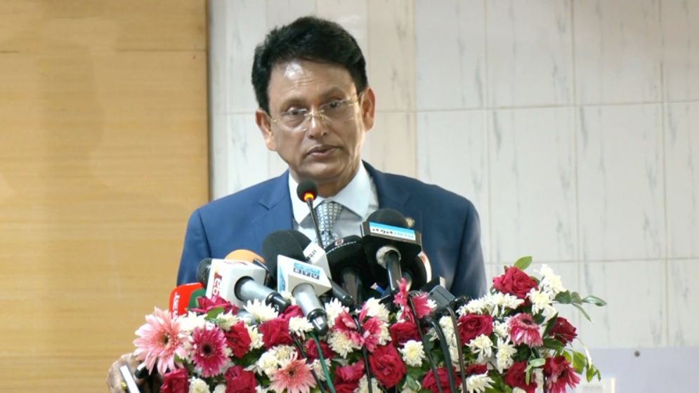 নৈতিকতা বিবর্জিত জায়গায় যাচ্ছে শিক্ষার্থীরা, ভাইরাল হতে চায়