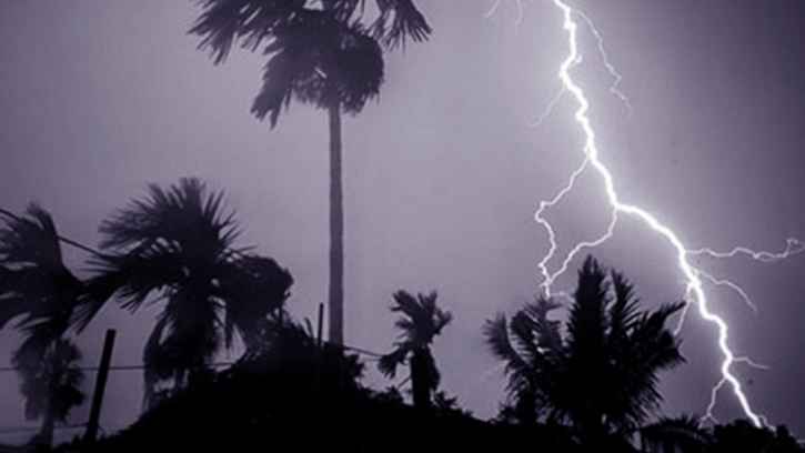 বজ্রপাতে শিক্ষার্থীসহ তিনজনের মৃত্যু, আহত