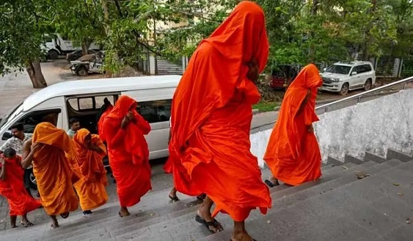 শ্রীলংকায় ১১০ কেজি গাঁজাসহ ২২ ভিক্ষু আটক