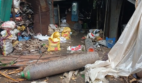সীতাকুণ্ডে গ্যাস সিলিন্ডার বিস্ফোরণ, চালক নিহত