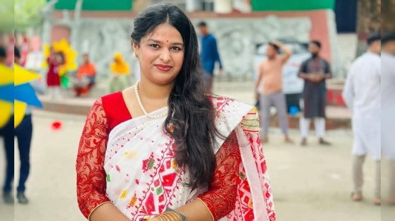 জকসুর ক্রীড়া সম্পাদককে থাপ্পড়, বহিষ্কার  ছাত্রদল নেত্রী