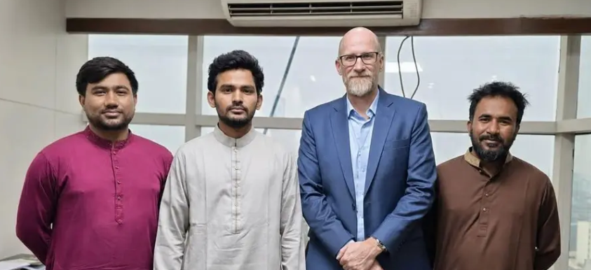 এনসিপির কার্যালয়ে মার্কিন কূটনীতিক
