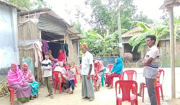 কুকুরকে ছোড়া হাসুয়ায় প্রাণ গেল দাদির
