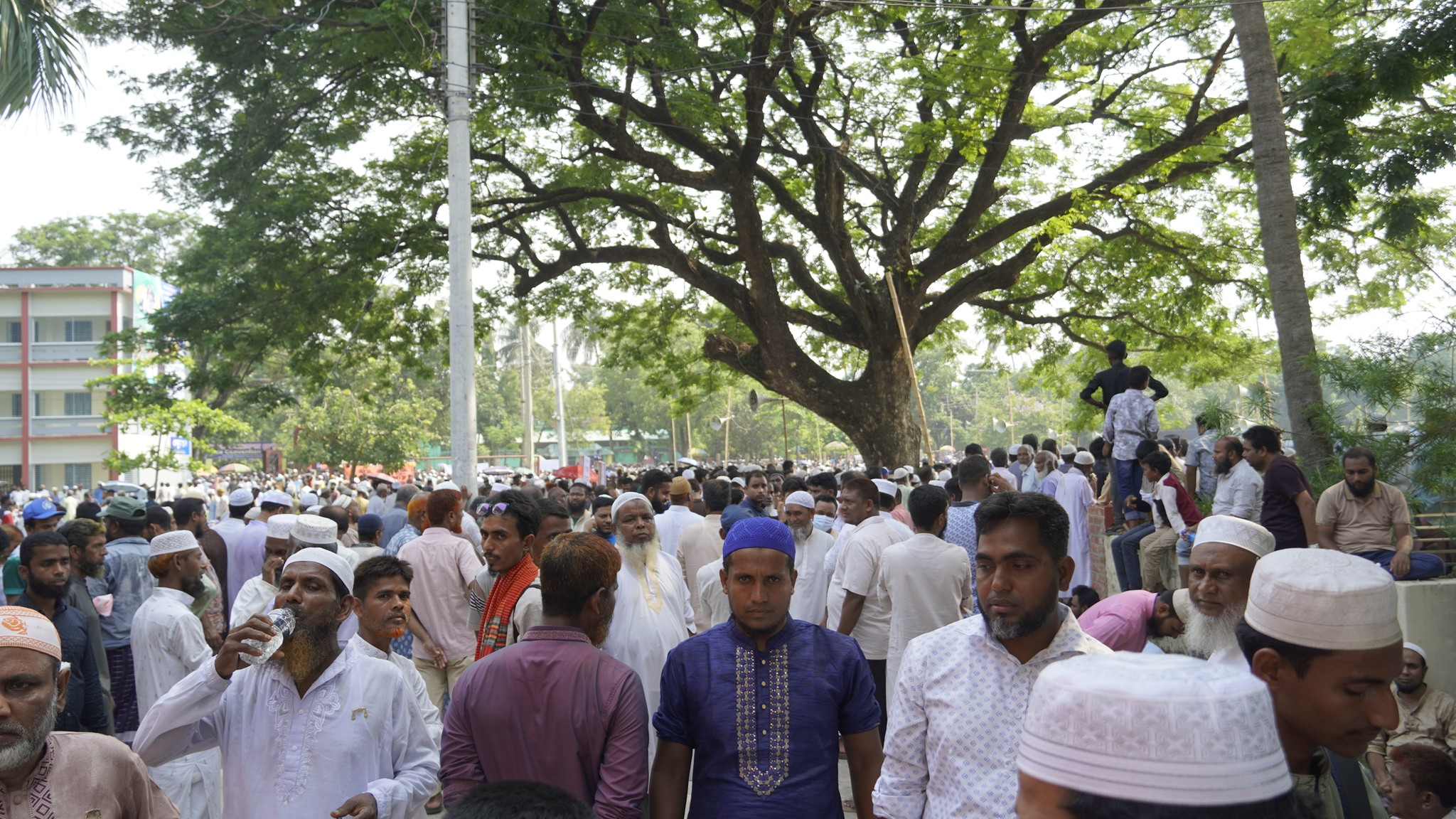 রাজশাহীতে ১১ দলীয় জোটের সমাবেশে নেতাকর্মীদের ঢল