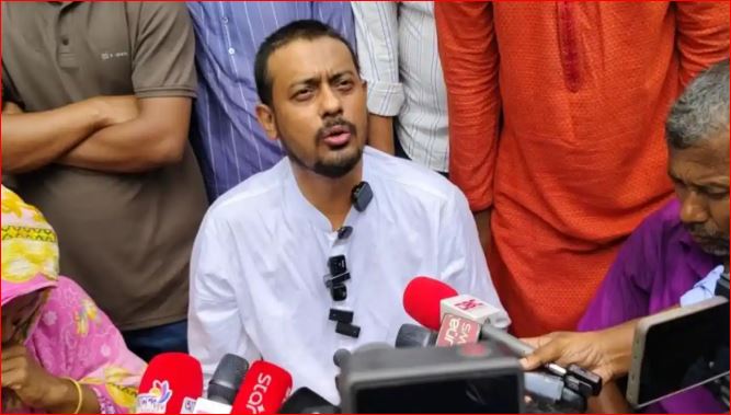 শেখ হাসিনা ভারতে বসে মানুষকে ডিস্টার্ব করছেন : নাসীরুদ্দীন পাটওয়ারী