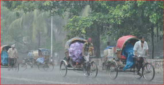 রাজধানীতে ভ্যাপসা গরমের পর স্বস্তির বৃষ্টি