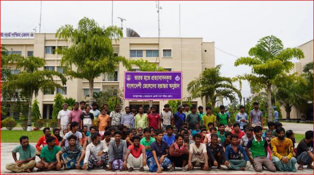 দীর্ঘদিন পরে দেশে ফিরল ভারতে আটককৃত ৯১ বাংলাদেশী জেলে