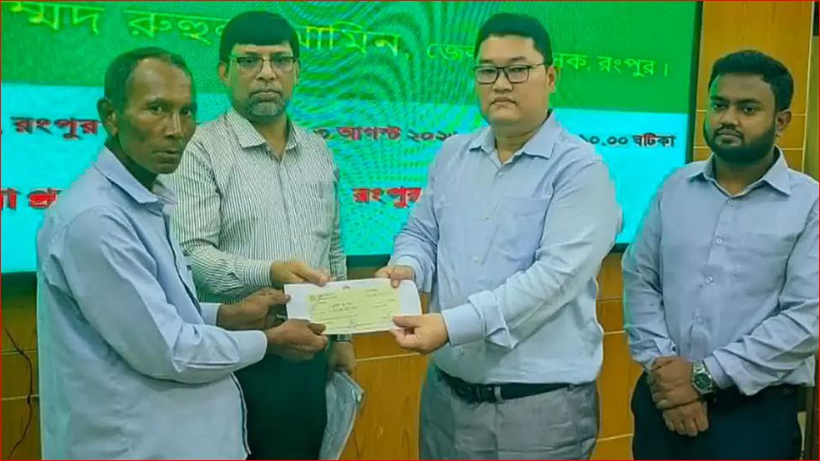 রংপুরে সড়ক দুর্ঘটনায় ক্ষতিগ্রস্ত ২৫ পরিবার পেল ১ কোটি ৩ লাখ টাকা