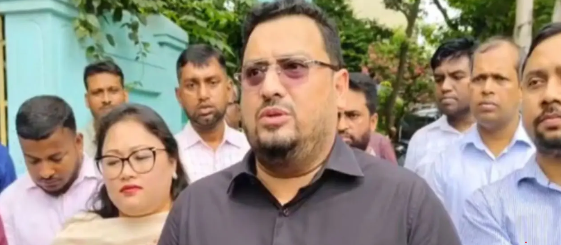 হাজিরা খাতায় আগাম স্বাক্ষর, ভূমি অফিসে গিয়ে ক্ষুব্ধ প্রতিমন্ত্রী