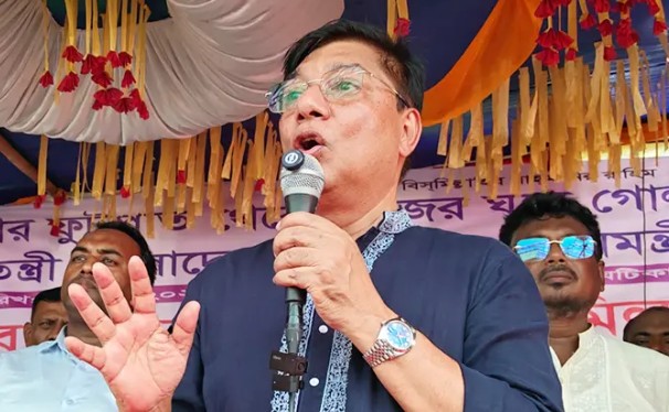 শেখ হাসিনা কালকেই আসুক, হাতকড়া নিয়ে রিসিভ করব: বিমান মন্ত্রী