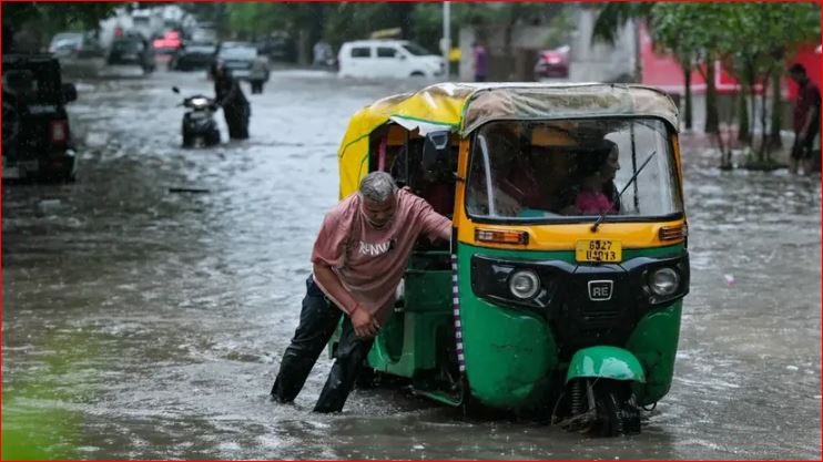 ভারতে ভয়াবহ বৃষ্টি-বন্যা-ধসে নিহত অন্তত ৫৬