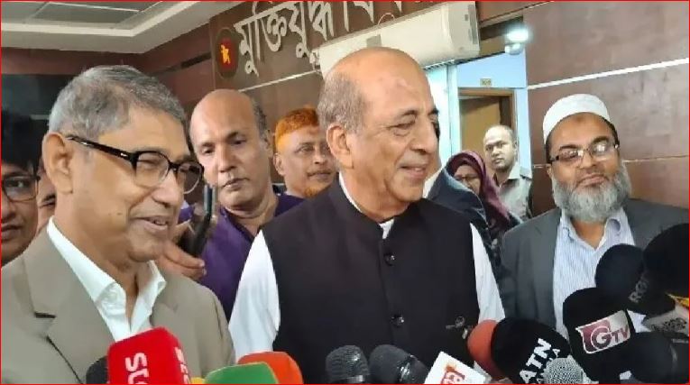 ভারত চায় দ্রুতই ভারত-বাংলাদেশের দুই প্রধানমন্ত্রীর সাক্ষাৎ হোক: দীনেশ ত্রিবেদী 