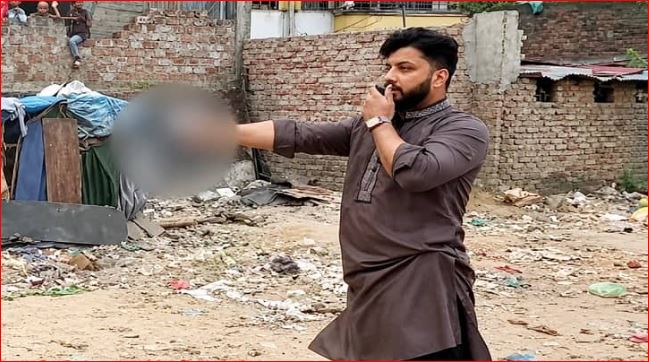 `পিস্তল হাতে ইশরাক, আইনের ব্যত্যয় হলে ‘ব্যবস্থা নেবে পুলিশ'