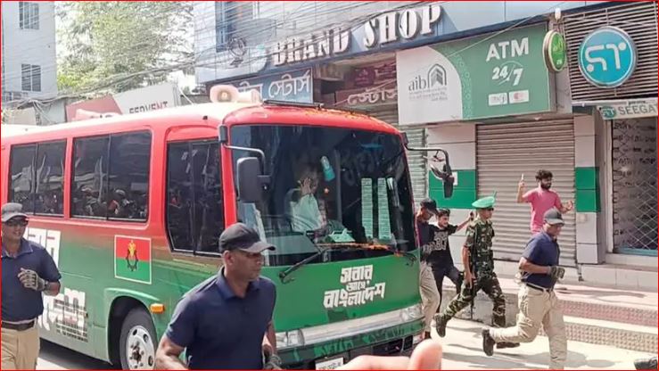 রংপুরে পৌঁছেছেন প্রধানমন্ত্রী