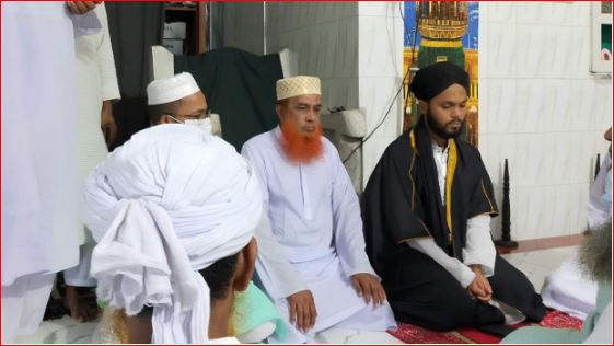 বাবার পাগড়ি-আবা পরে মসজিদে বিয়ে করেছিলেন শহীদ ওসমান হাদি