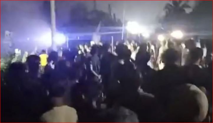 ব্রাহ্মণবাড়িয়ায় ঘাস কাটা নিয়ে টর্চলাইট জ্বালিয়ে দুপক্ষের সংঘর্ষ, আহত ১৫